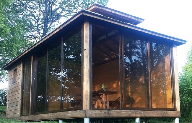 Lauko pirtis pavėsinė